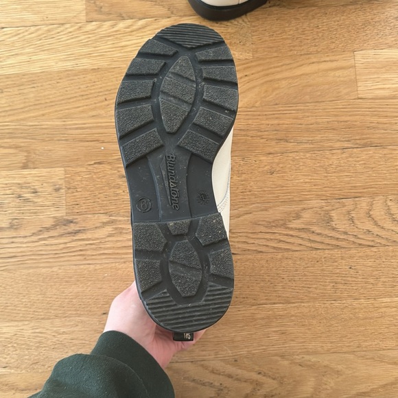 Blundstone white combat boots. Pull on style. Women’s size 9. Like new. - Picture 2 of 11